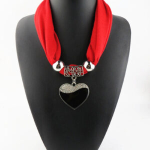 Women's Fashion Simple Heart-Shaped Pendant Scarf